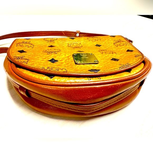 WOW POSHMARK - Authentic MCM Crossbody Festival Bag = FESTIVAL & CONCERT READY! - Picture 8 of 13